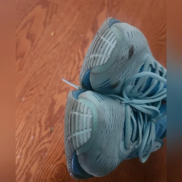 Used ASICS Sneakers - Picture 7 of 7